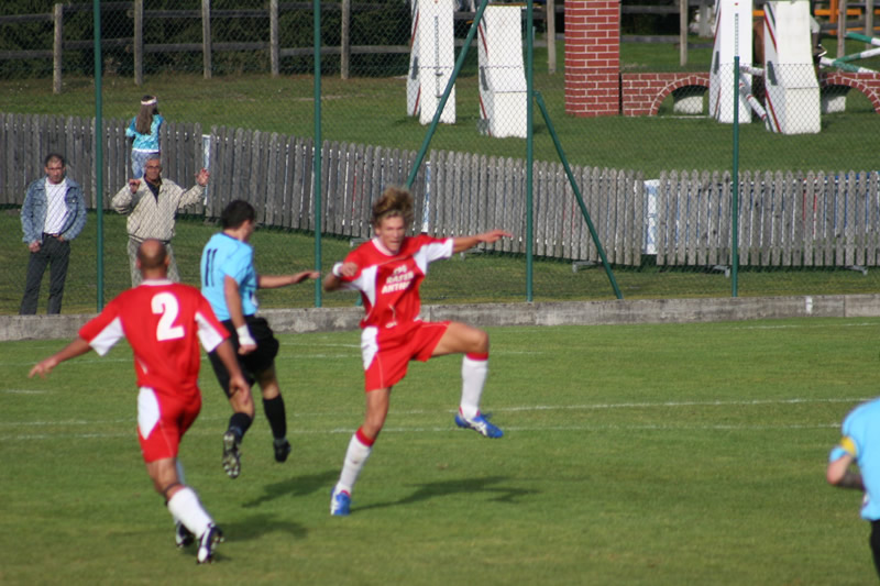 gal/08. Spieltag- SV Reischach-Rasen/2006-10-24 - SVR gg. Rasen-Antholz 068.jpg